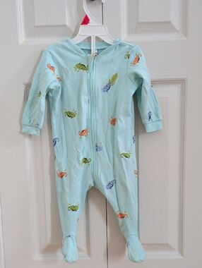 2/15$ Pekkle Light Blue Footed Baby One-Piece with Chameleon Print